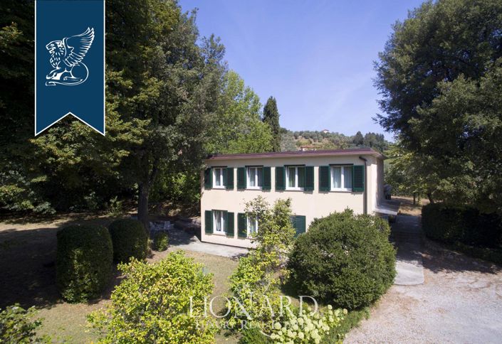 Image No.8-10 Bed Villa for sale