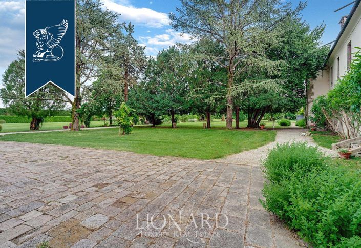 Image No.29-15 Bed Villa for sale