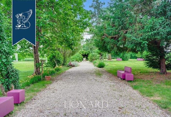 Image No.33-15 Bed Villa for sale