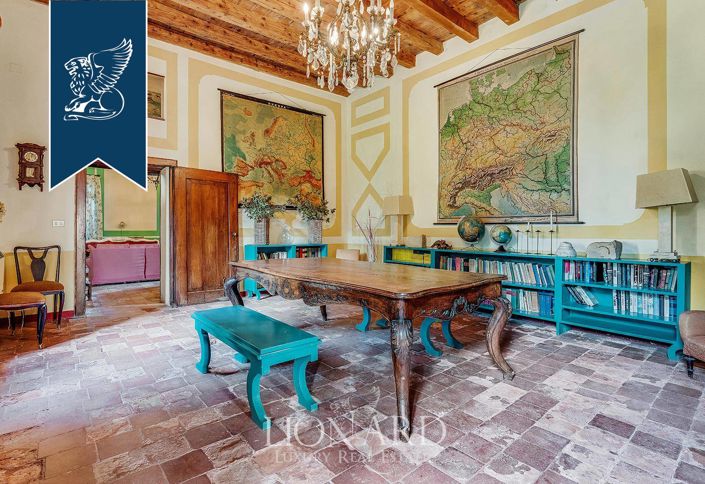 Image No.38-15 Bed Villa for sale