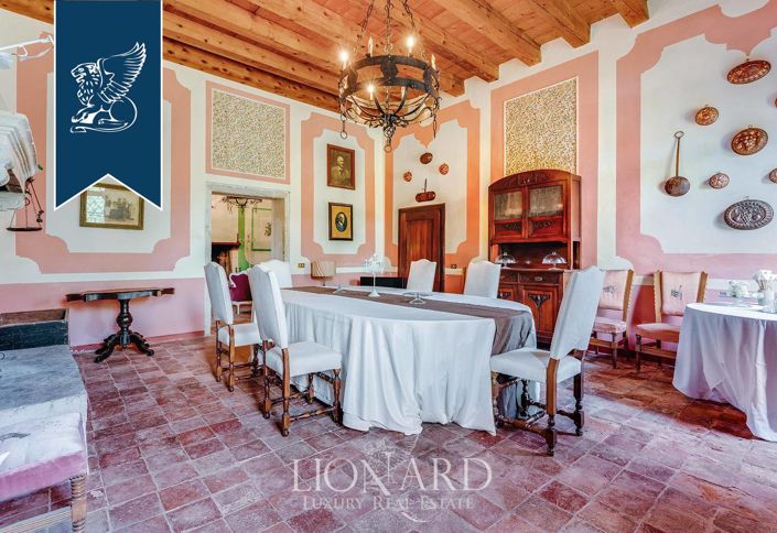 Image No.42-15 Bed Villa for sale