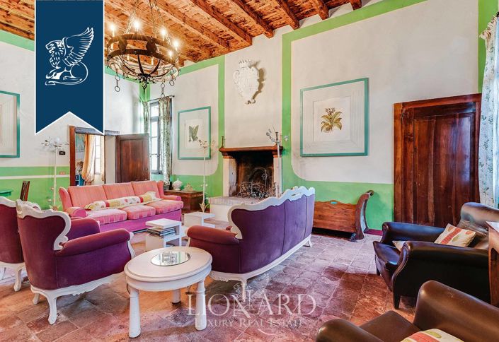 Image No.43-15 Bed Villa for sale