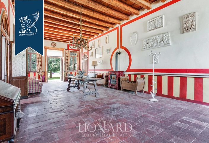 Image No.51-15 Bed Villa for sale