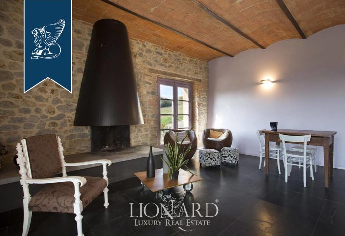 Image No.25-9 Bed Farmhouse for sale