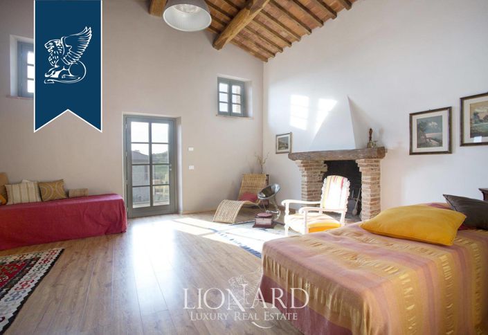 Image No.32-9 Bed Farmhouse for sale