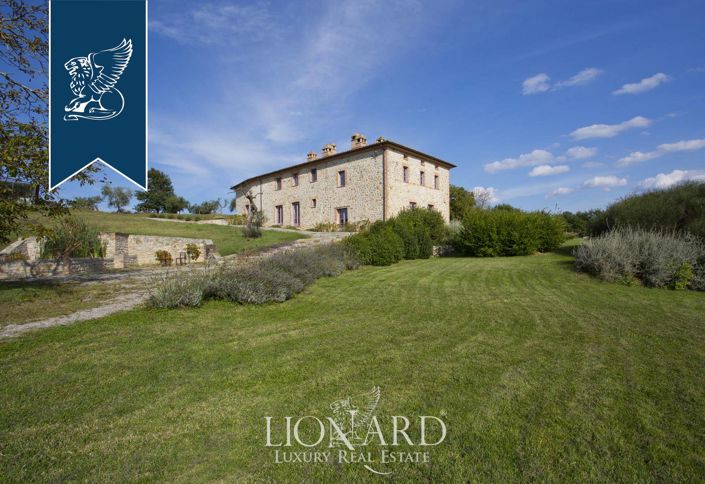 Image No.7-9 Bed Farmhouse for sale