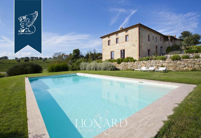 Image No.9-9 Bed Farmhouse for sale