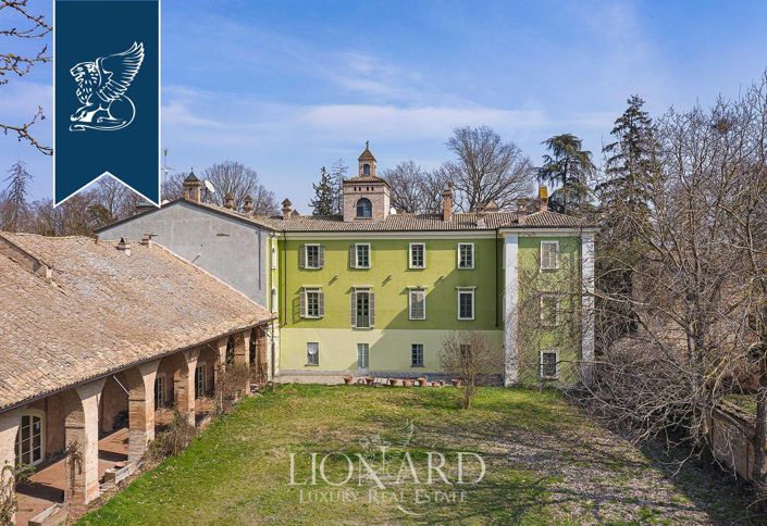 Image No.13-12 Bed Villa for sale