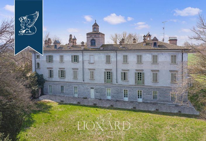 Image No.4-12 Bed Villa for sale