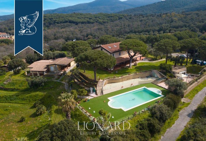 Image No.1-10 Bed Villa for sale