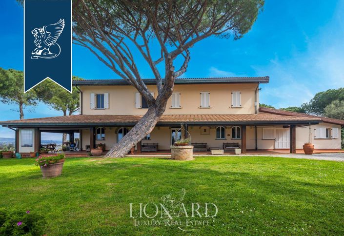 Image No.11-10 Bed Villa for sale