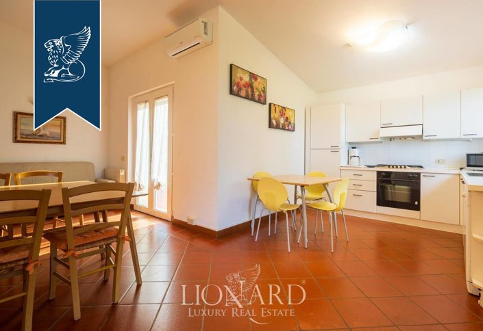 Image No.17-10 Bed Villa for sale