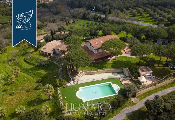 Image No.2-10 Bed Villa for sale