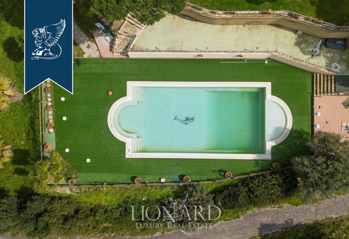 Image No.5-10 Bed Villa for sale