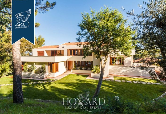 Image No.10-4 Bed Villa for sale