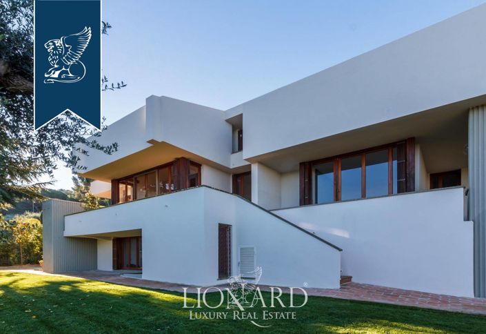 Image No.20-4 Bed Villa for sale