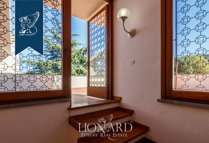 Image No.54-4 Bed Villa for sale