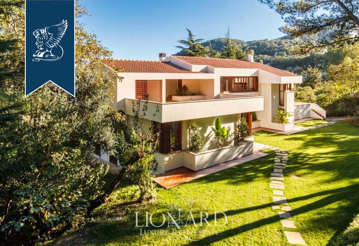 Image No.9-4 Bed Villa for sale