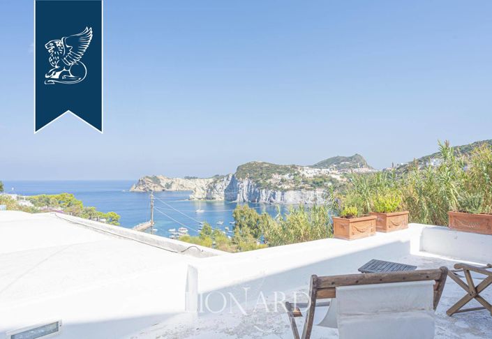 Image No.10-6 Bed Villa for sale