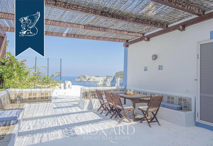 Image No.5-6 Bed Villa for sale