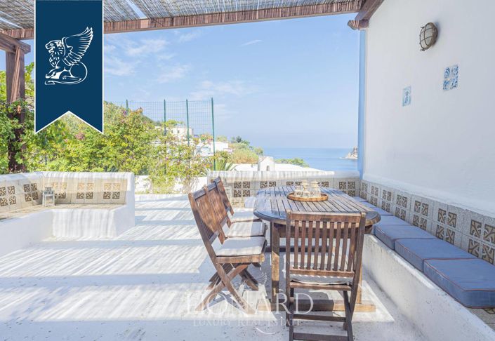 Image No.6-6 Bed Villa for sale