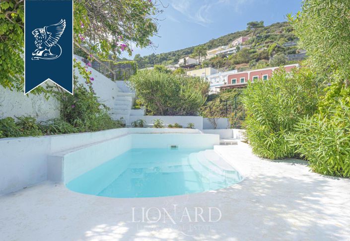 Image No.9-6 Bed Villa for sale