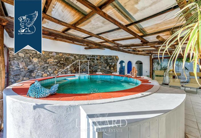 Image No.11-20 Bed Villa for sale