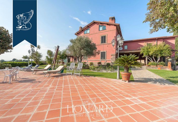 Image No.13-12 Bed Villa for sale