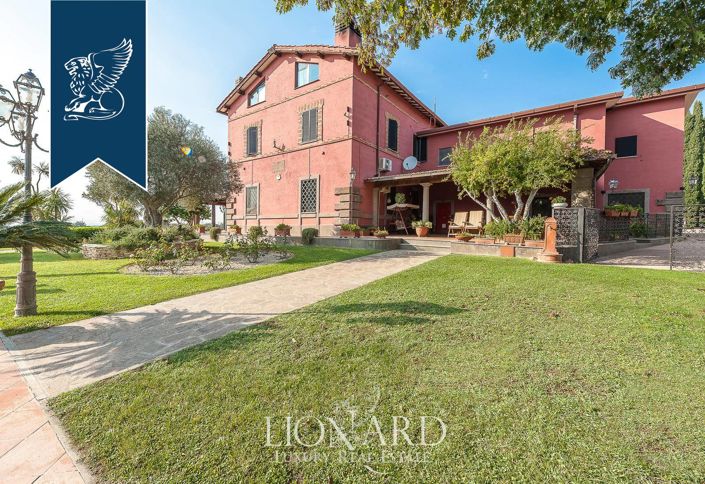 Image No.14-12 Bed Villa for sale