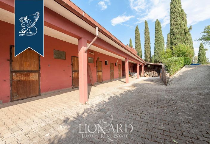 Image No.30-12 Bed Villa for sale