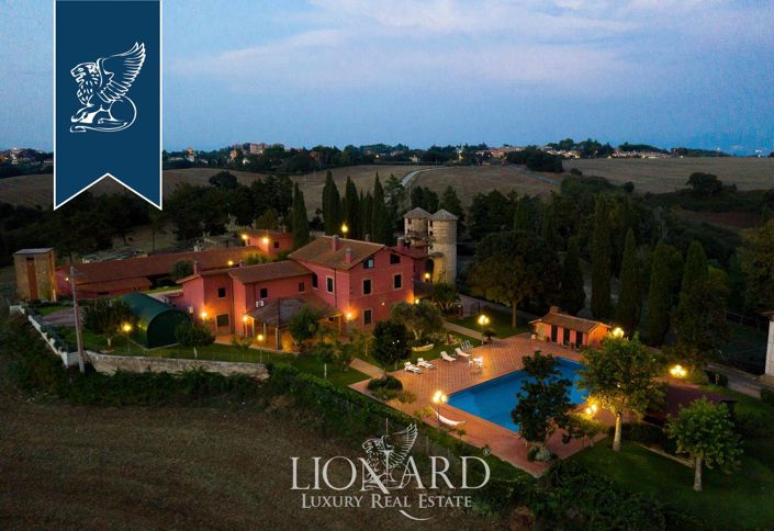 Image No.34-12 Bed Villa for sale