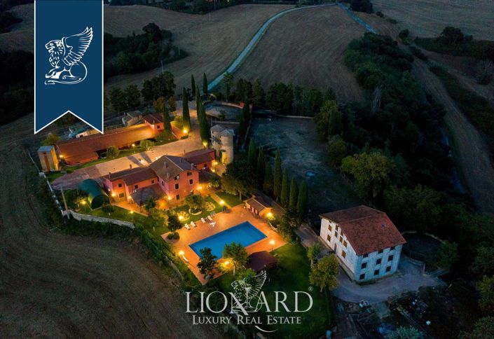 Image No.36-12 Bed Villa for sale