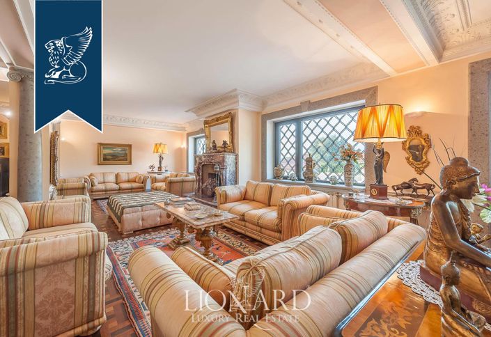 Image No.42-12 Bed Villa for sale