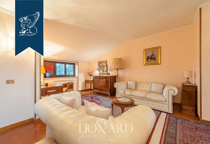 Image No.58-12 Bed Villa for sale