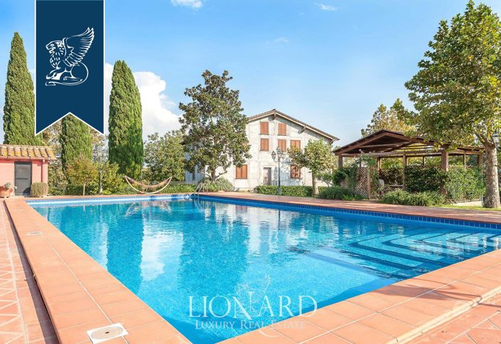 Image No.9-12 Bed Villa for sale