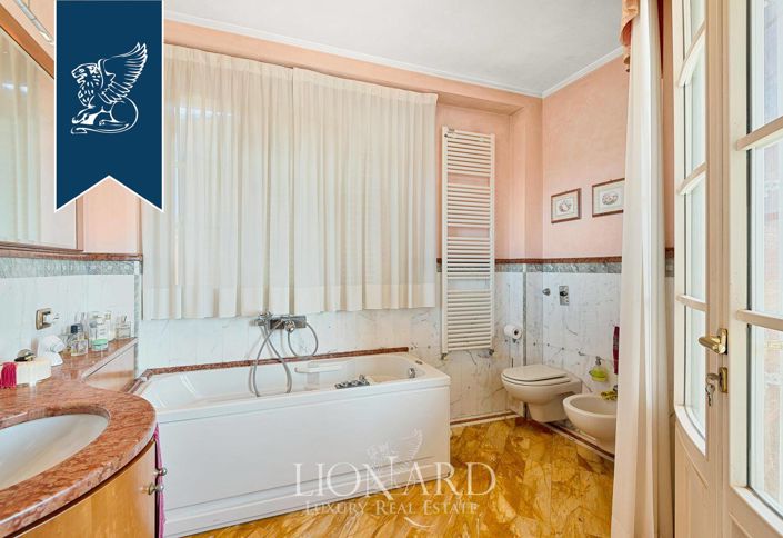 Image No.16-13 Bed Villa for sale