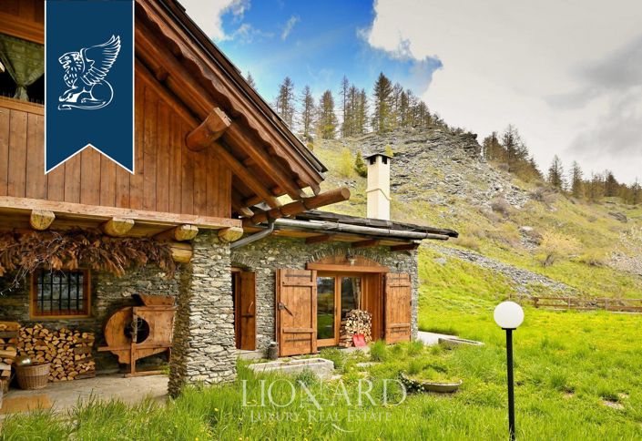 Image No.4-9 Bed Villa for sale