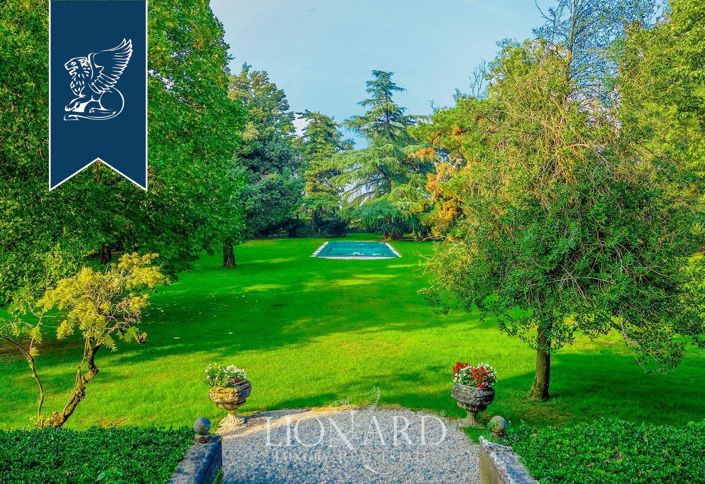 Image No.13-10 Bed Villa for sale