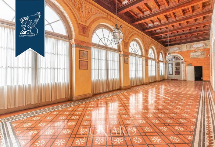 Image No.16-10 Bed Villa for sale