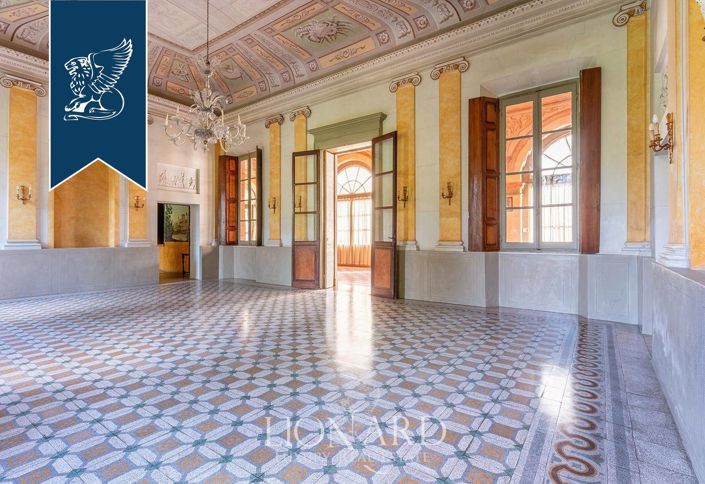 Image No.24-10 Bed Villa for sale