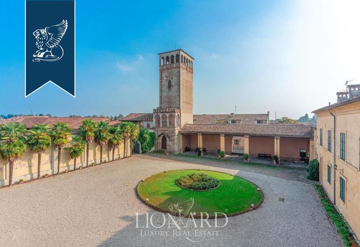 Image No.4-10 Bed Villa for sale