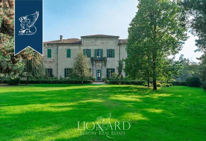 Image No.40-10 Bed Villa for sale