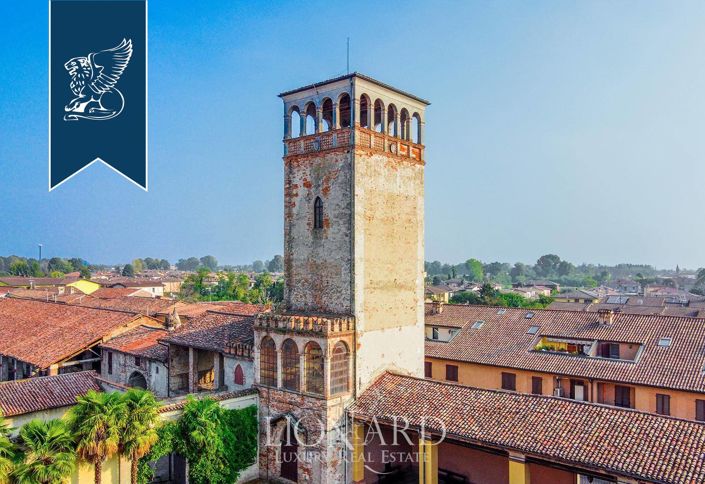 Image No.5-10 Bed Villa for sale