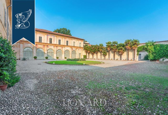 Image No.8-10 Bed Villa for sale