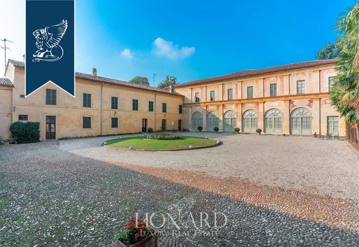 Image No.9-10 Bed Villa for sale