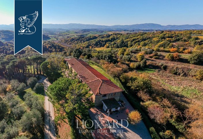 Image No.12-50 Bed Farmhouse for sale