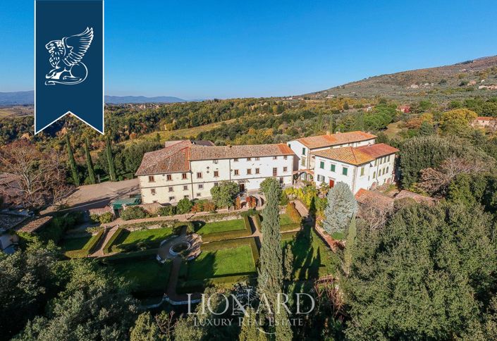 Image No.3-50 Bed Farmhouse for sale