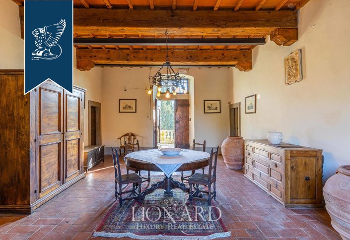 Image No.51-50 Bed Farmhouse for sale