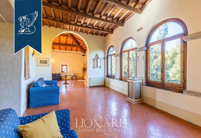 Image No.59-50 Bed Farmhouse for sale