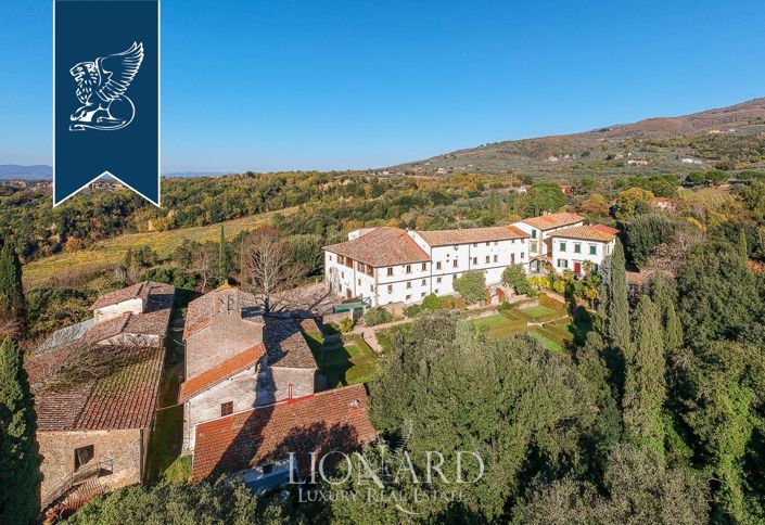 Image No.8-50 Bed Farmhouse for sale